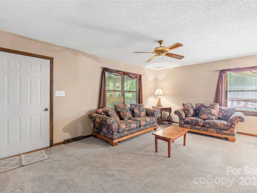 1424 Majestic Forest Lane, Waxhaw, NC 28173.  MLS# CAR4295778, YatesRealty ID 34176. 