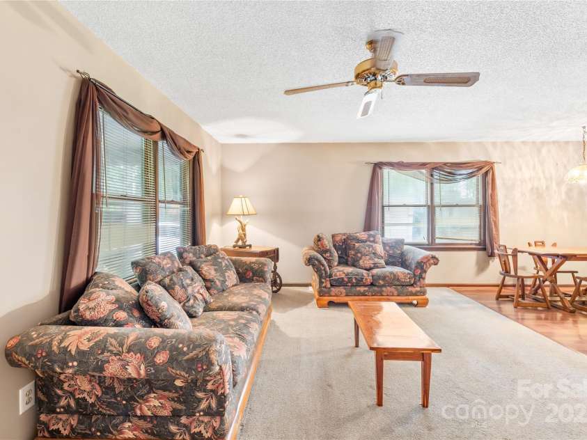 1424 Majestic Forest Lane, Waxhaw, NC 28173.  MLS# CAR4295778, YatesRealty ID 34176. 