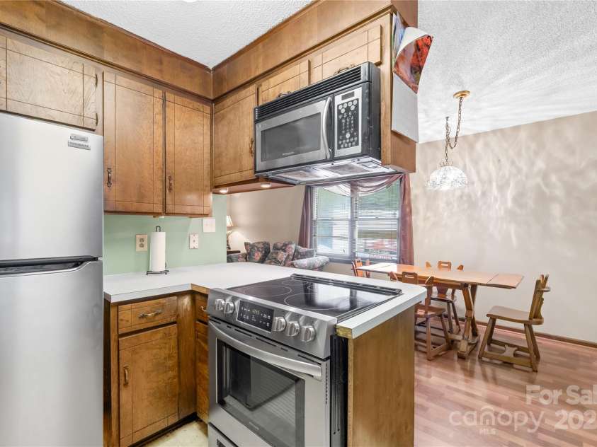 1424 Majestic Forest Lane, Waxhaw, NC 28173.  MLS# CAR4295778, YatesRealty ID 34176. 