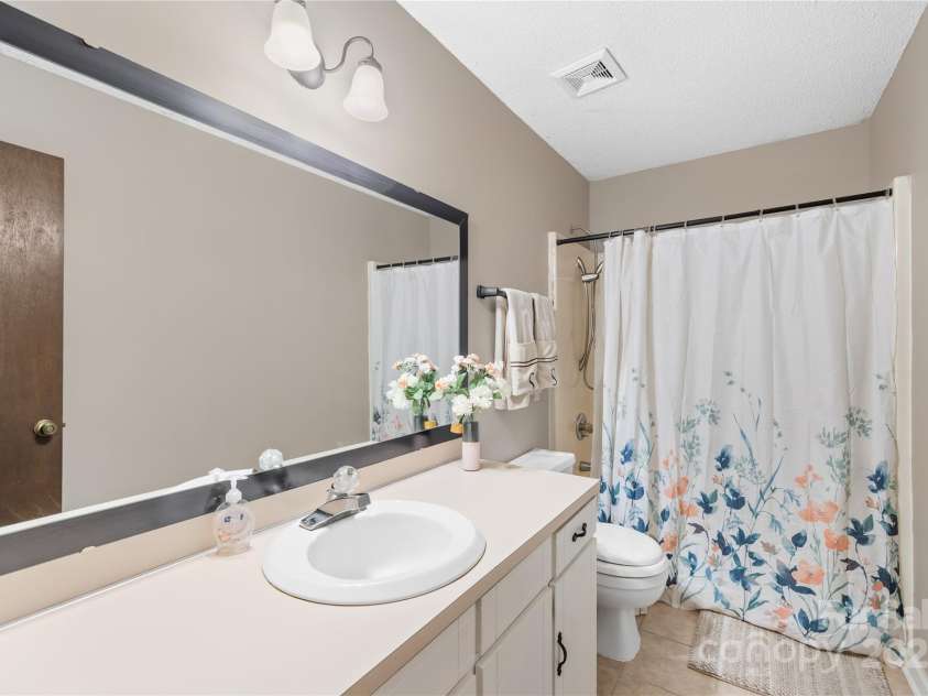 1424 Majestic Forest Lane, Waxhaw, NC 28173.  MLS# CAR4295778, YatesRealty ID 34176. 