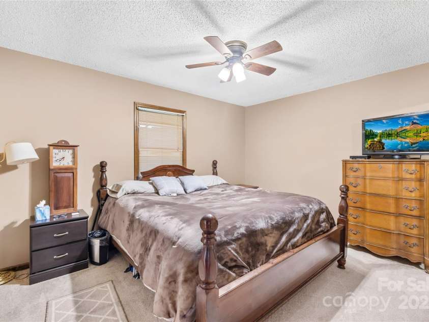 1424 Majestic Forest Lane, Waxhaw, NC 28173.  MLS# CAR4295778, YatesRealty ID 34176. 