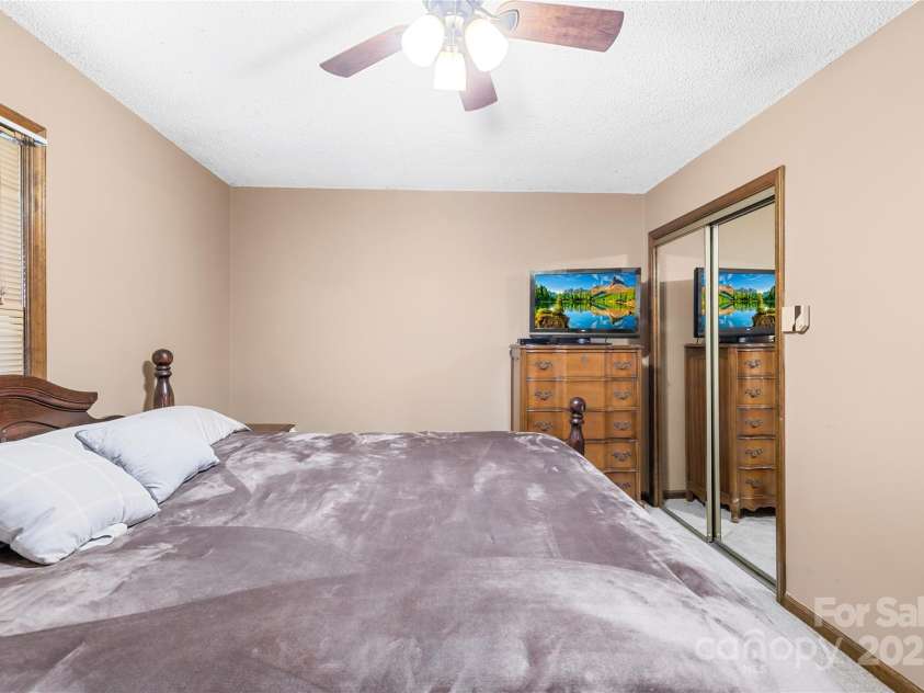 1424 Majestic Forest Lane, Waxhaw, NC 28173.  MLS# CAR4295778, YatesRealty ID 34176. 