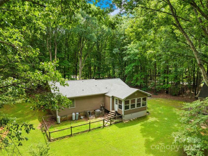 1424 Majestic Forest Lane, Waxhaw, NC 28173.  MLS# CAR4295778, YatesRealty ID 34176. 