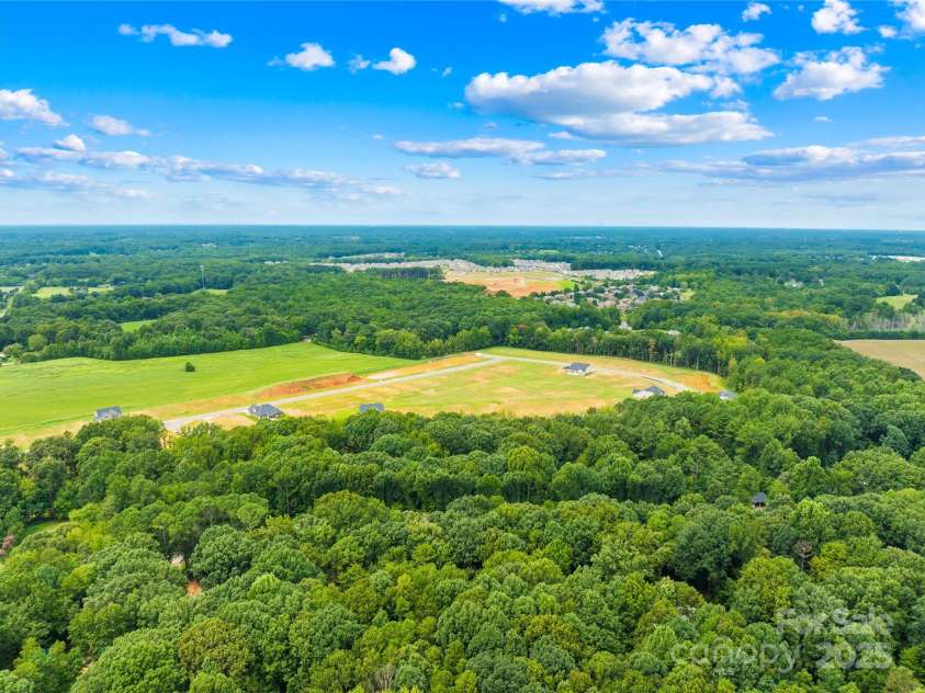 1424 Majestic Forest Lane, Waxhaw, NC 28173.  MLS# CAR4295778, YatesRealty ID 34176. 