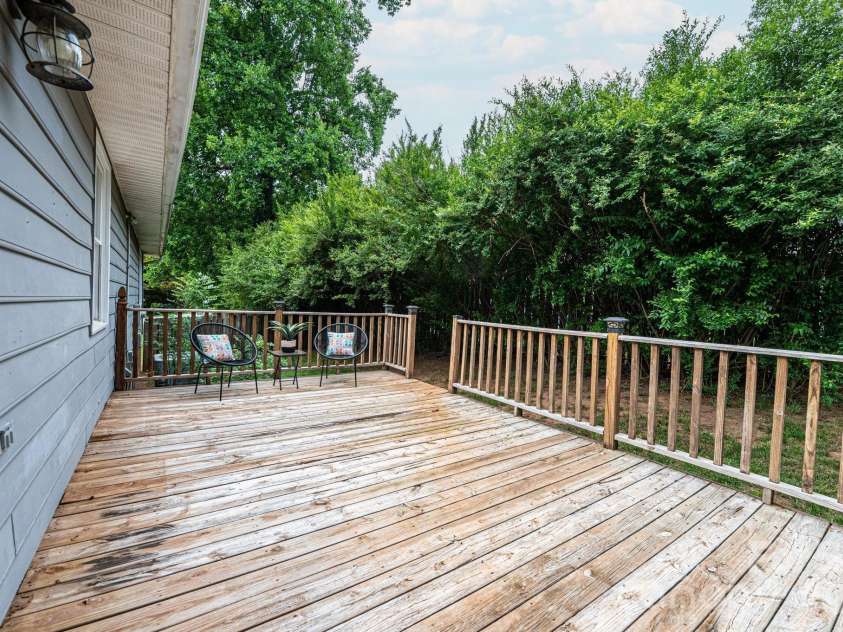 4158 Arrowhead Drive, Hickory, NC 28601.  MLS# CAR4394380, YatesRealty ID 34176. Back deck