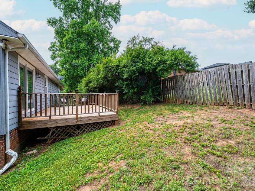 4158 Arrowhead Drive, Hickory, NC 28601.  MLS# CAR4394380, YatesRealty ID 34176. Backyard fenced