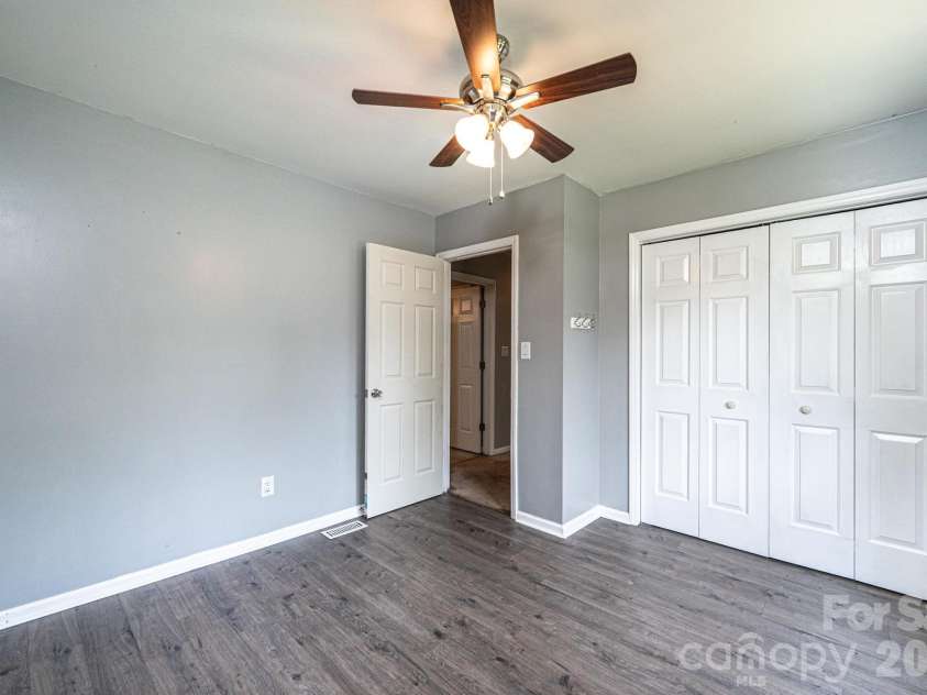 4158 Arrowhead Drive, Hickory, NC 28601.  MLS# CAR4394380, YatesRealty ID 34176. Bedroom 2