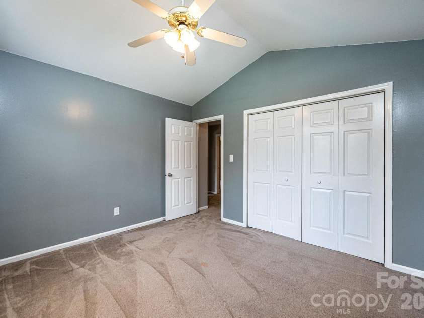 4158 Arrowhead Drive, Hickory, NC 28601.  MLS# CAR4394380, YatesRealty ID 34176. Bedroom 3