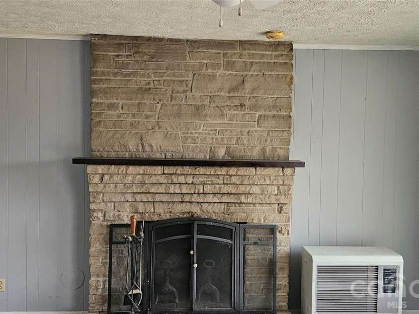 183 Maple Road, Spruce Pine, NC 28777.  MLS# CAR4396394, YatesRealty ID 34177. 