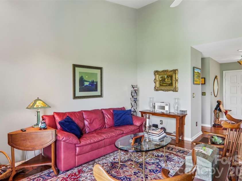 138 Woodbridge Drive, Hendersonville, NC 28739.  MLS# CAR4391133, YatesRealty ID 34178. 