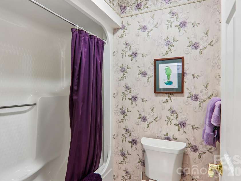 138 Woodbridge Drive, Hendersonville, NC 28739.  MLS# CAR4391133, YatesRealty ID 34178. 