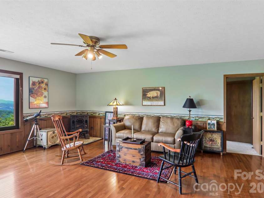 138 Woodbridge Drive, Hendersonville, NC 28739.  MLS# CAR4391133, YatesRealty ID 34178. 