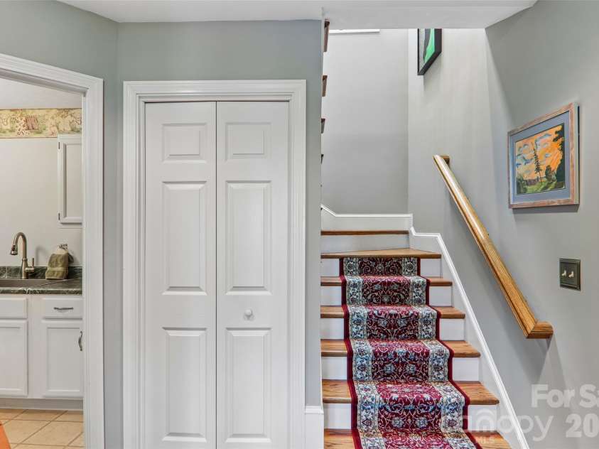 138 Woodbridge Drive, Hendersonville, NC 28739.  MLS# CAR4391133, YatesRealty ID 34178. 