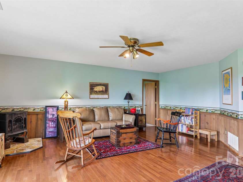 138 Woodbridge Drive, Hendersonville, NC 28739.  MLS# CAR4391133, YatesRealty ID 34178. 