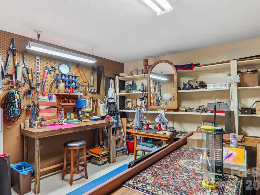 138 Woodbridge Drive, Hendersonville, NC 28739.  MLS# CAR4391133, YatesRealty ID 34178. 