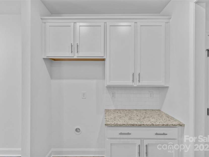 4008 Crooked Spruce Court, Matthews, NC 28105.  MLS# CAR4295839, YatesRealty ID 34178. 