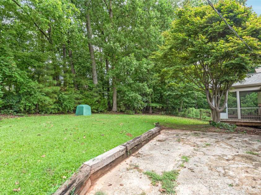 43 Bowen Drive, Belmont, NC 28012.  MLS# CAR4274068, YatesRealty ID 34179. Backyard