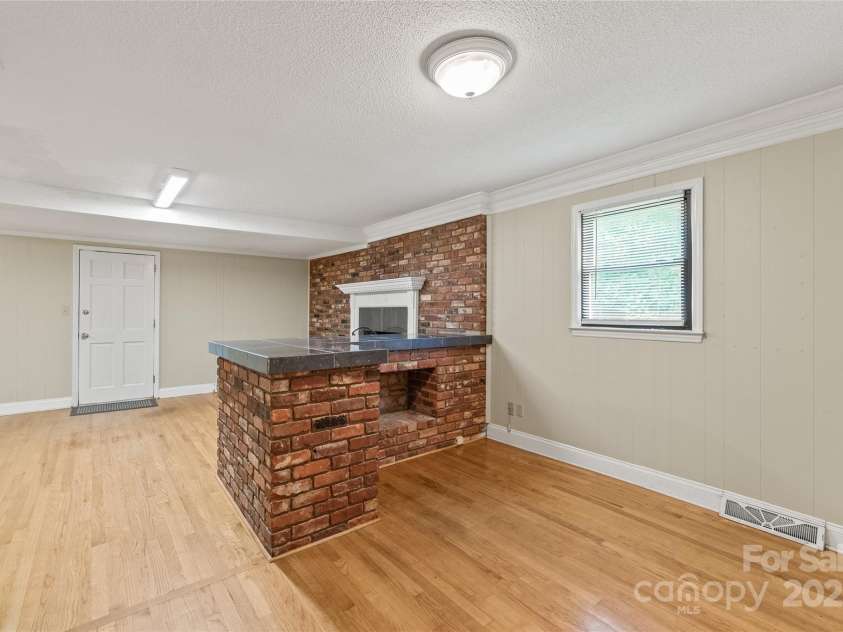 43 Bowen Drive, Belmont, NC 28012.  MLS# CAR4274068, YatesRealty ID 34179. Den