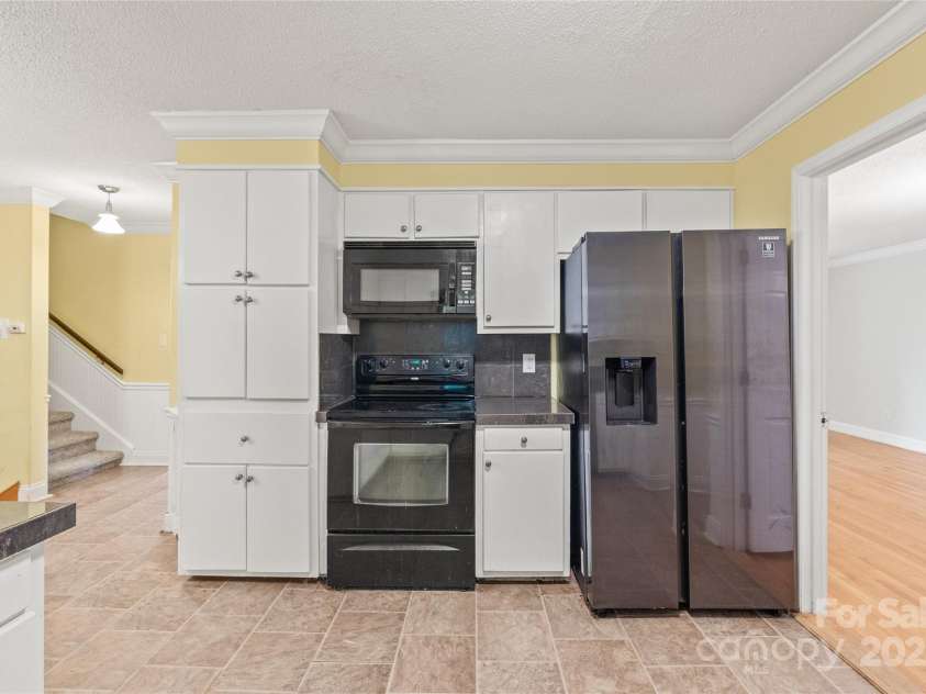 43 Bowen Drive, Belmont, NC 28012.  MLS# CAR4274068, YatesRealty ID 34179. Kitchen