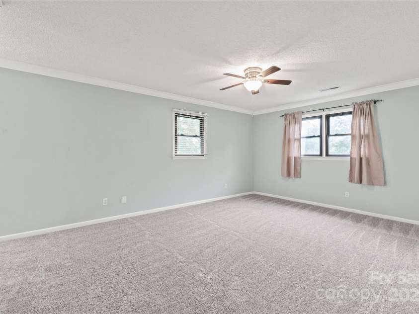 43 Bowen Drive, Belmont, NC 28012.  MLS# CAR4274068, YatesRealty ID 34179. Primary Bedroom