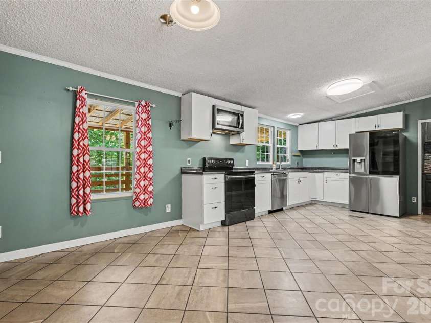 1127 Galway Lane, Clover, SC 29710.  MLS# CAR4397720, YatesRealty ID 34180. 
