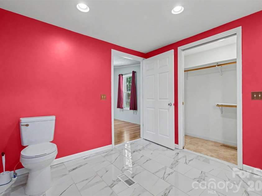 1127 Galway Lane, Clover, SC 29710.  MLS# CAR4397720, YatesRealty ID 34180. 