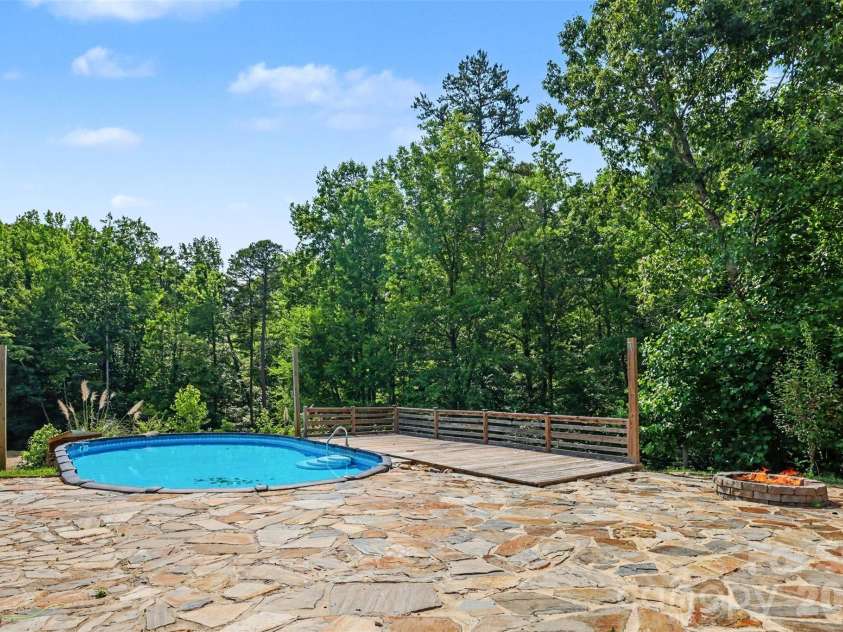 1127 Galway Lane, Clover, SC 29710.  MLS# CAR4397720, YatesRealty ID 34180. 