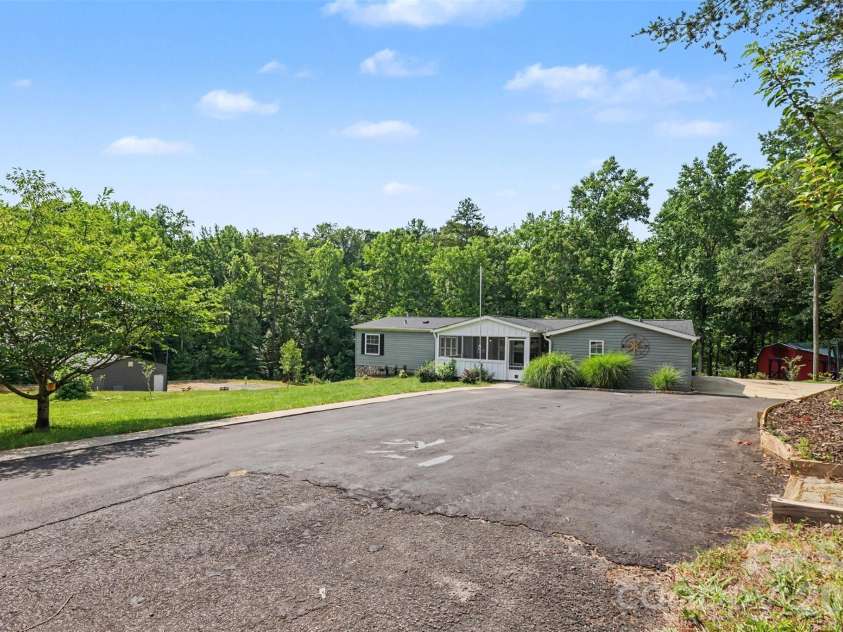 1127 Galway Lane, Clover, SC 29710.  MLS# CAR4397720, YatesRealty ID 34180. 