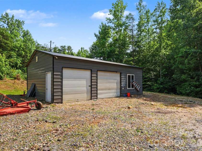 1127 Galway Lane, Clover, SC 29710.  MLS# CAR4397720, YatesRealty ID 34180. 