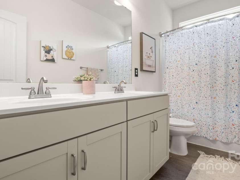 529 Stickley Place, Lancaster, SC 29720.  MLS# CAR4280283, YatesRealty ID 34180. 