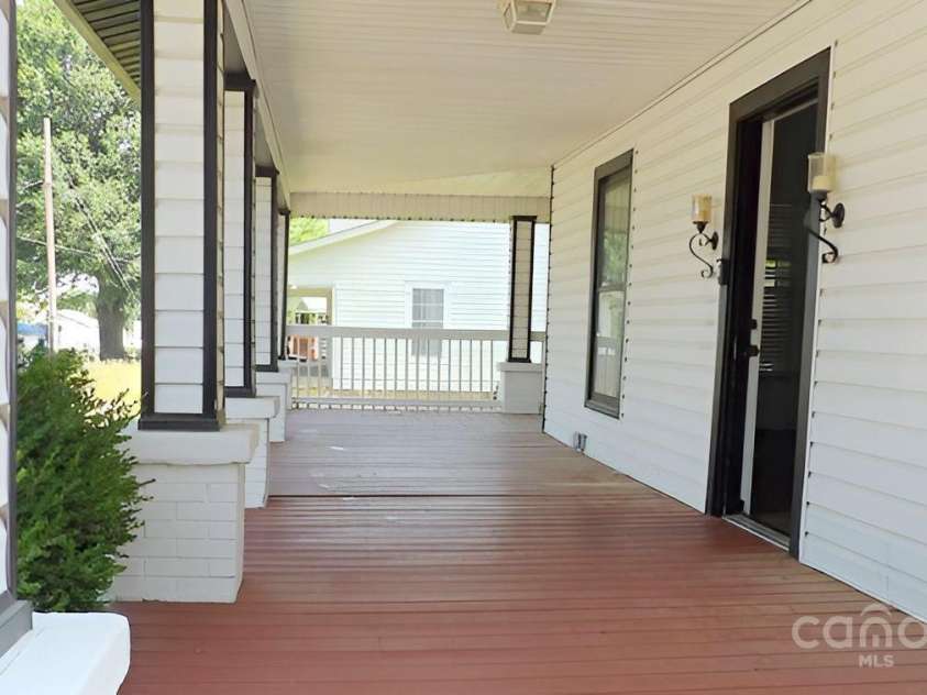 404 Main Street, Clover, SC 29710.  MLS# CAR4277757, YatesRealty ID 34181. 
