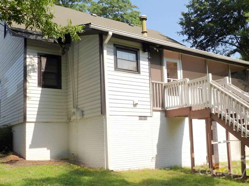 404 Main Street, Clover, SC 29710.  MLS# CAR4277757, YatesRealty ID 34181. 