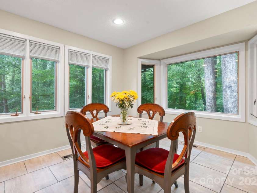 115 Kinwood Street, Morganton, NC 28655.  MLS# CAR4293776, YatesRealty ID 34182. 