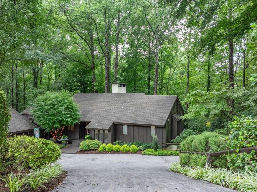115 Kinwood Street, Morganton, NC 28655.  MLS# CAR4293776, YatesRealty ID 34182. 
