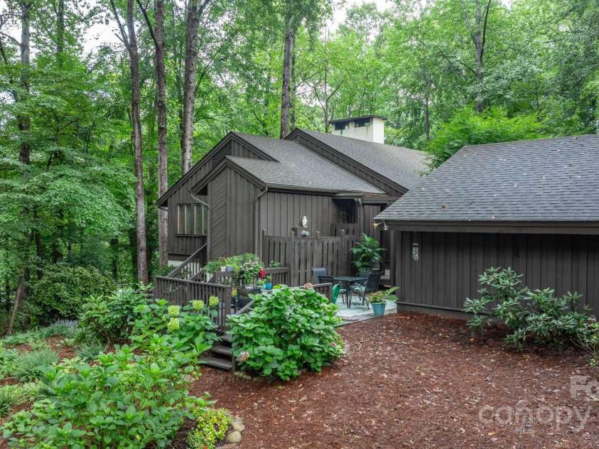 115 Kinwood Street, Morganton, NC 28655.  MLS# CAR4293776, YatesRealty ID 34182. 