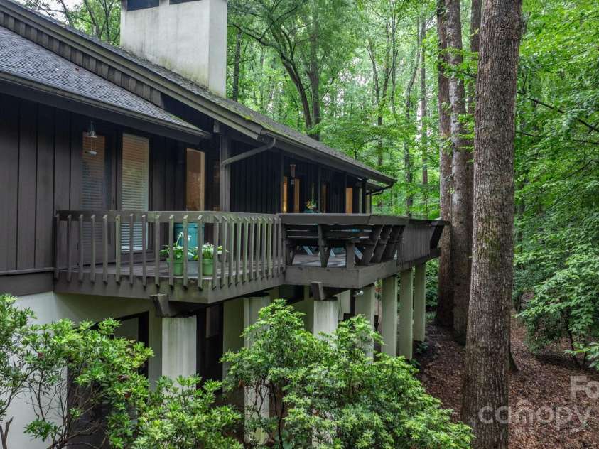 115 Kinwood Street, Morganton, NC 28655.  MLS# CAR4293776, YatesRealty ID 34182. 