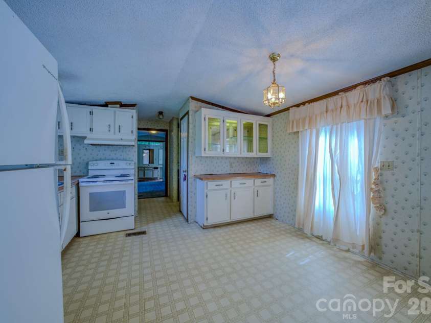 12 Sweet Birch Drive, Alexander, NC 28701.  MLS# CAR4393872, YatesRealty ID 34183. 