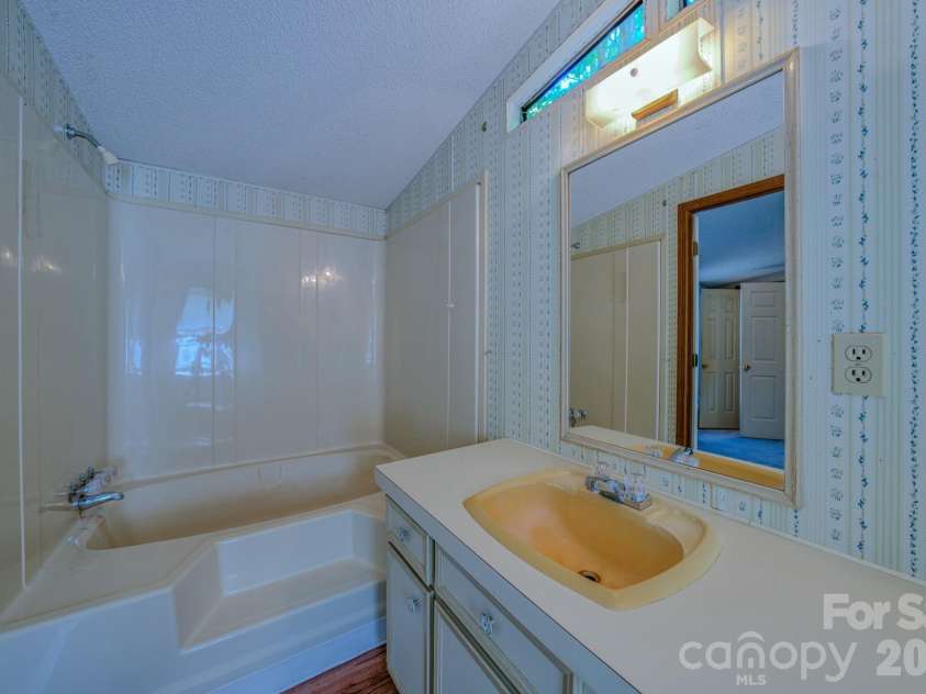 12 Sweet Birch Drive, Alexander, NC 28701.  MLS# CAR4393872, YatesRealty ID 34183. 