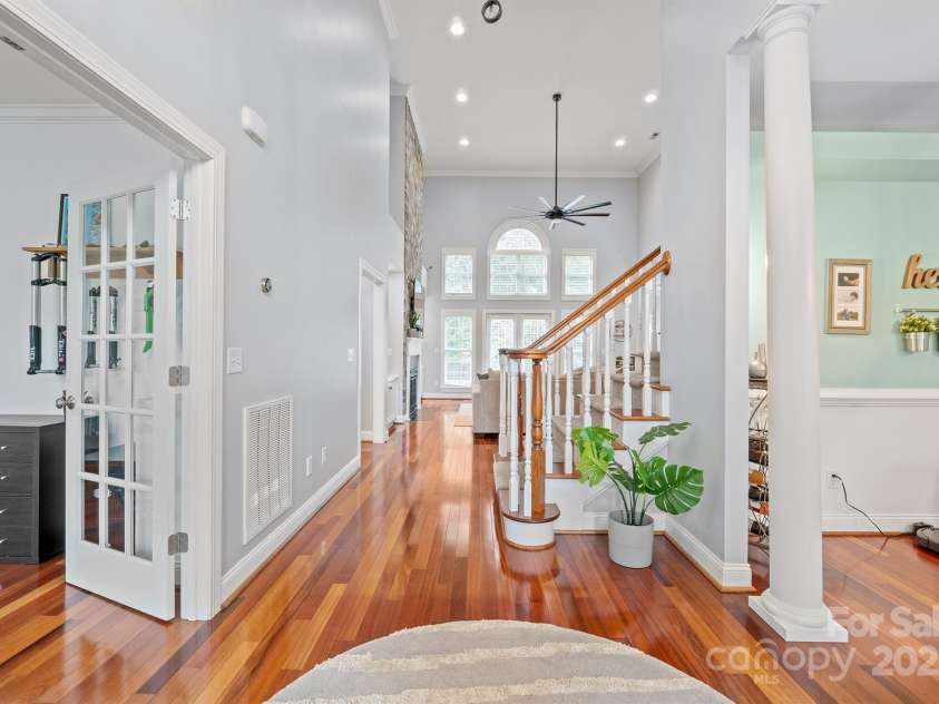 1315 James Farm Road, Hickory, NC 28602.  MLS# CAR4294328, YatesRealty ID 34183. 