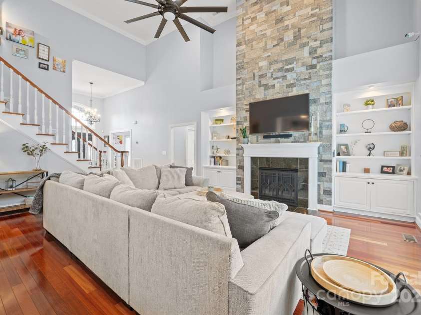 1315 James Farm Road, Hickory, NC 28602.  MLS# CAR4294328, YatesRealty ID 34183. 