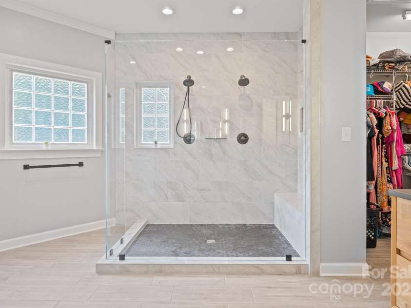 1315 James Farm Road, Hickory, NC 28602.  MLS# CAR4294328, YatesRealty ID 34183. 