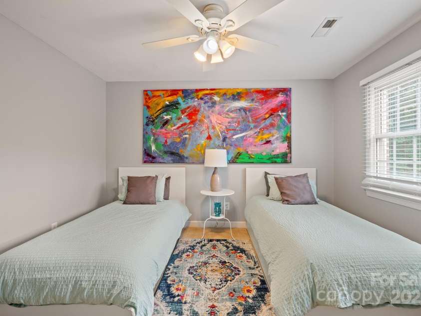 1315 James Farm Road, Hickory, NC 28602.  MLS# CAR4294328, YatesRealty ID 34183. 