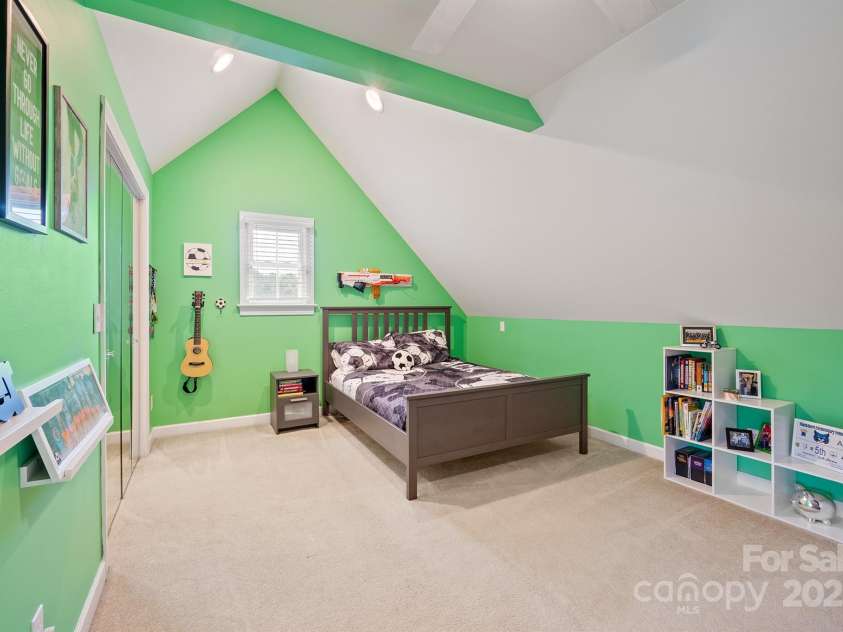 1315 James Farm Road, Hickory, NC 28602.  MLS# CAR4294328, YatesRealty ID 34183. 