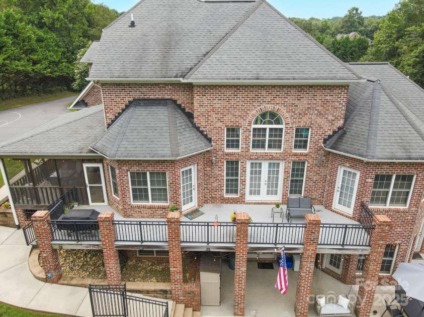 1315 James Farm Road, Hickory, NC 28602.  MLS# CAR4294328, YatesRealty ID 34183. 