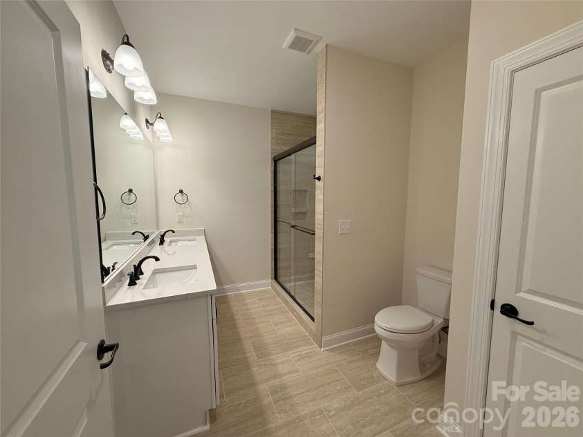 105 Abbington Lane, Shelby, NC 28150.  MLS# CAR4380591, YatesRealty ID 34185. The primary bath includes a linen closet,...