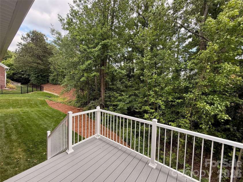 105 Abbington Lane, Shelby, NC 28150.  MLS# CAR4380591, YatesRealty ID 34185. ...with steps to the back yard.