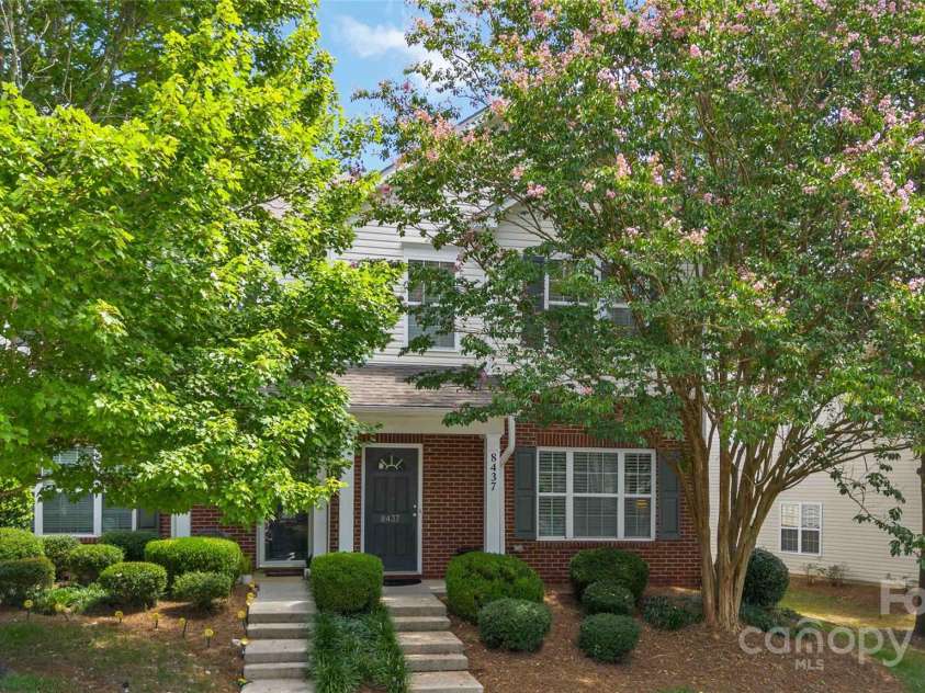 8437 Big Creek Court, Matthews, NC 28105.  MLS# CAR4287368, YatesRealty ID 34185. 