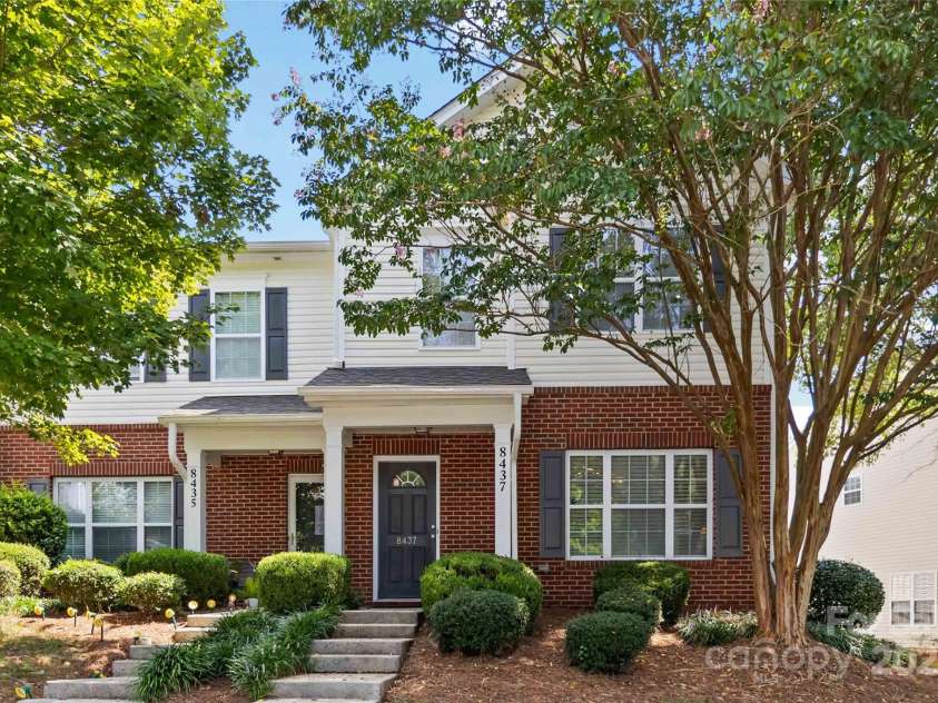 8437 Big Creek Court, Matthews, NC 28105.  MLS# CAR4287368, YatesRealty ID 34185. Welcome Home!