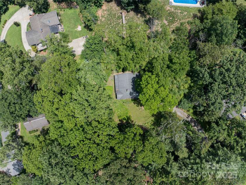 56 Lockley Avenue, Asheville, NC 28804.  MLS# CAR4294386, YatesRealty ID 34186. 