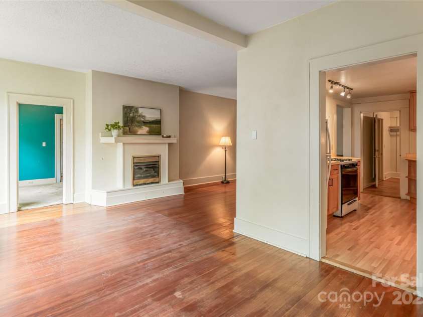 56 Lockley Avenue, Asheville, NC 28804.  MLS# CAR4294386, YatesRealty ID 34186. 